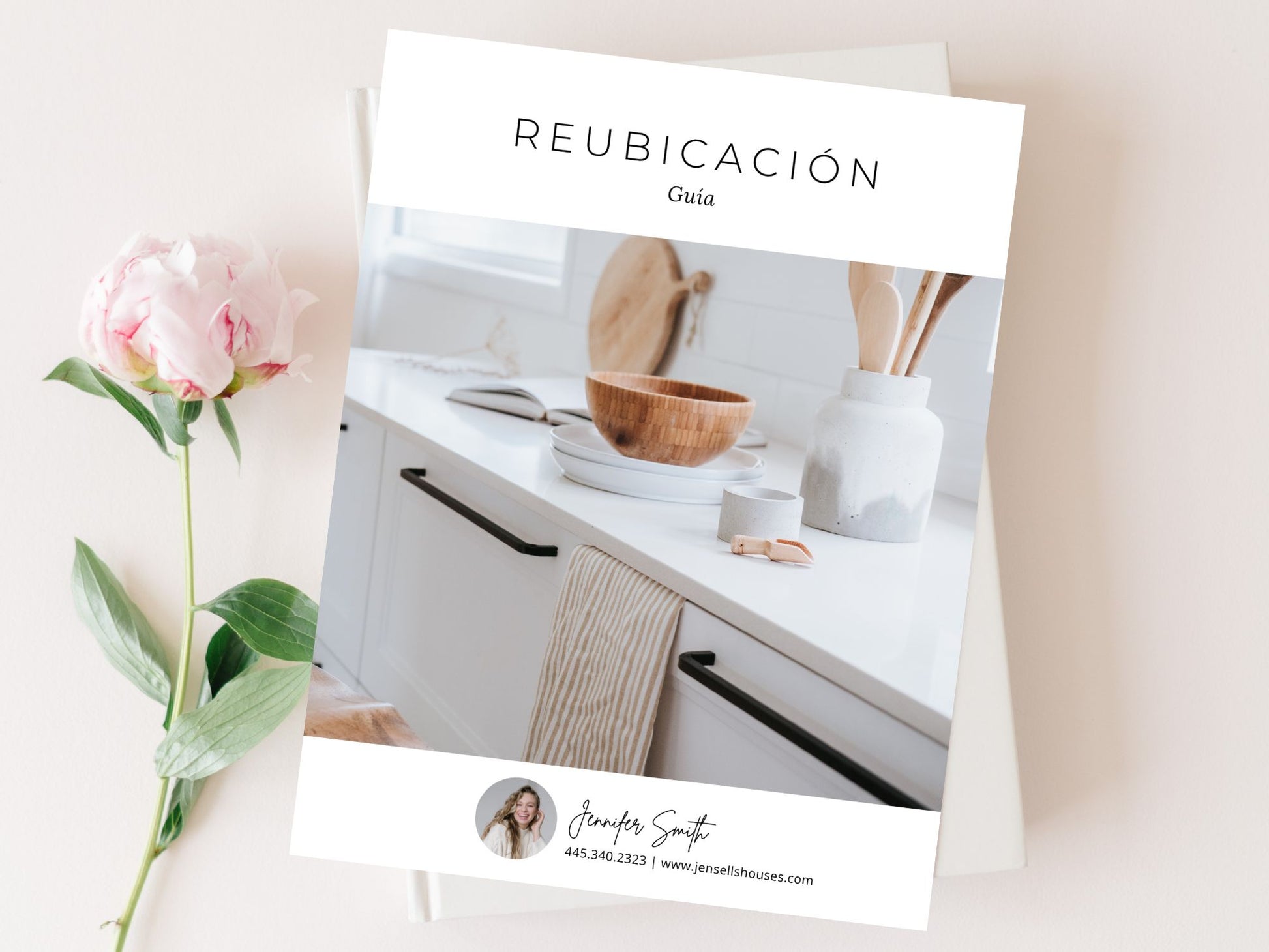 Spanish Minimal Relocating Guide with essential moving tips and checklists for homebuyers.